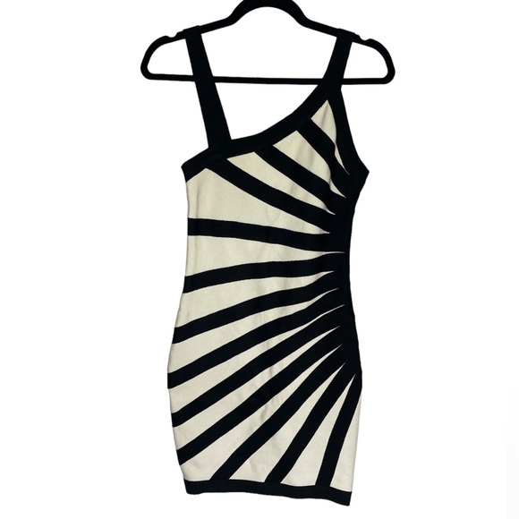 NWT Asymmetrical Bodycon Illusion Minidress - Cream and Black - Picture 2 of 4